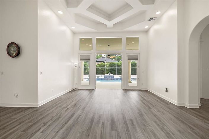 Image No.3-5 Bed House for sale