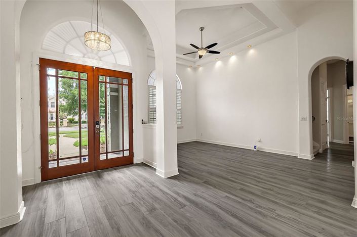 Image No.7-5 Bed House for sale