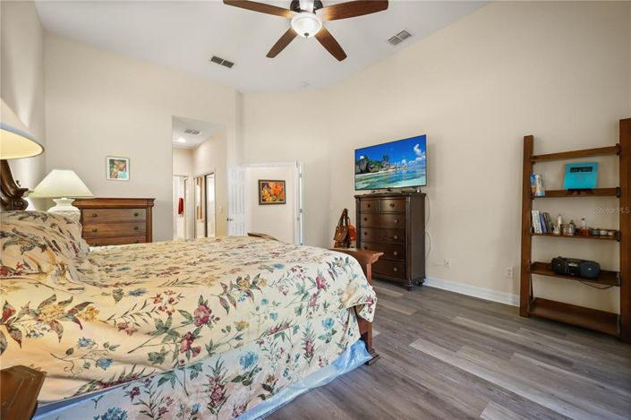 Image No.17-4 Bed House for sale
