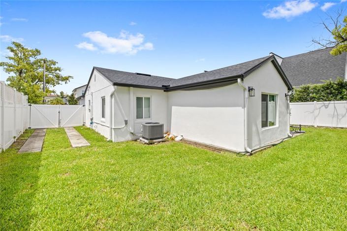Image No.18-3 Bed House for sale