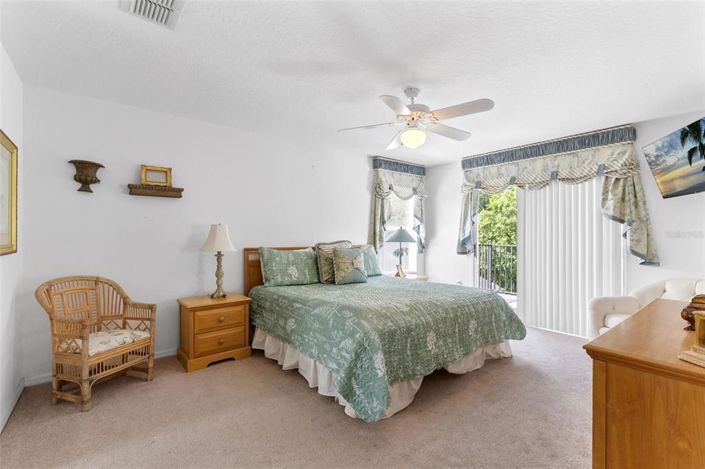 Image No.24-5 Bed House for sale