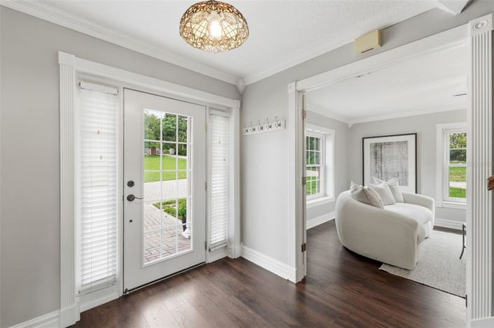 Image No.5-5 Bed House for sale