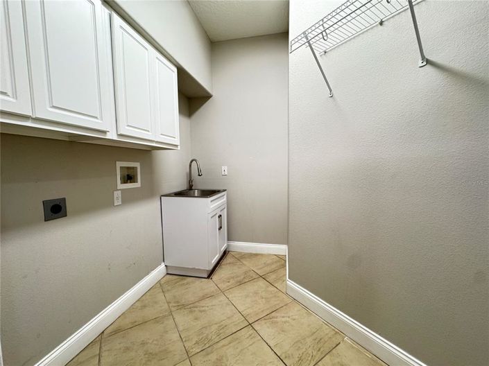 Image No.20-5 Bed House for sale