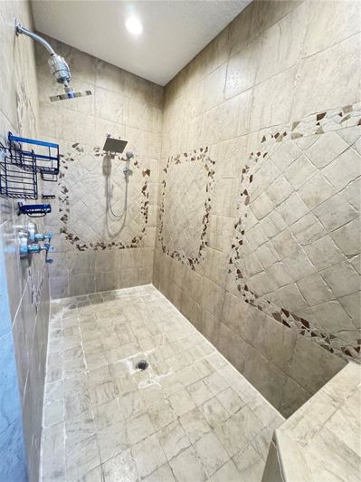 Image No.35-5 Bed House for sale