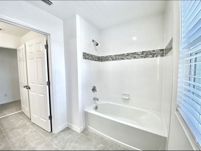 Image No.31-5 Bed House for sale