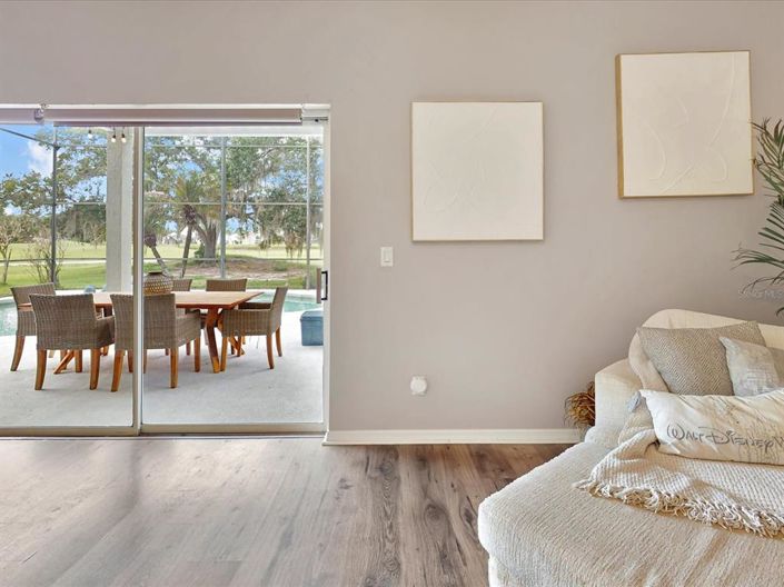 Image No.17-4 Bed House for sale