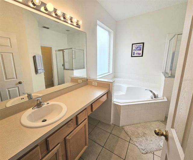 Image No.12-7 Bed House for sale