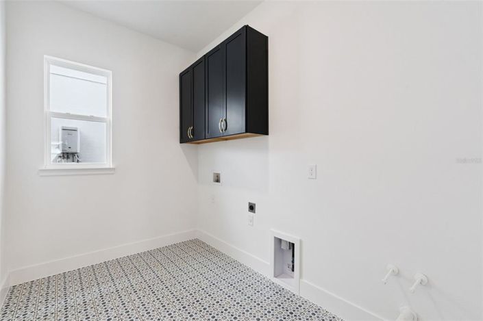 Image No.18-4 Bed House for sale