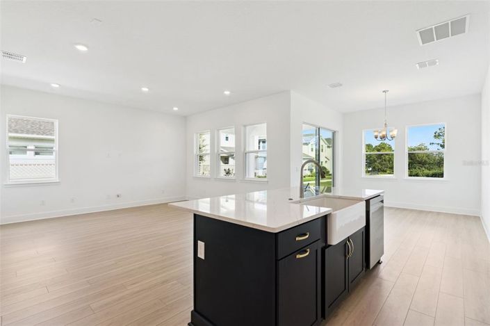 Image No.3-4 Bed House for sale