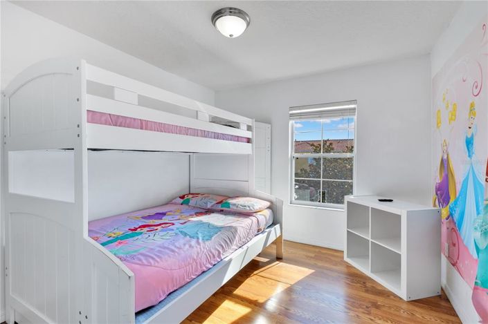 Image No.20-3 Bed Townhouse for sale
