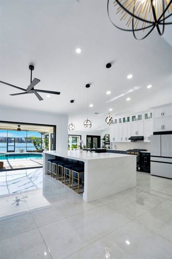 Image No.8-5 Bed House for sale