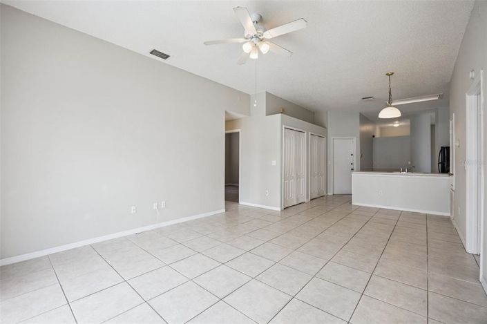 Image No.19-3 Bed House for sale