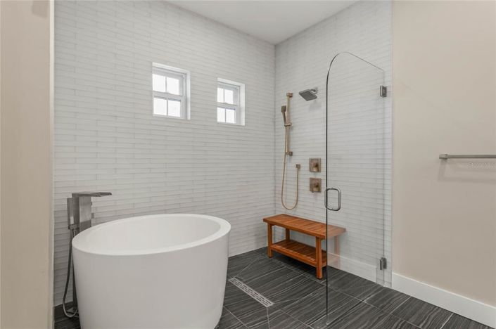Image No.27-5 Bed House for sale
