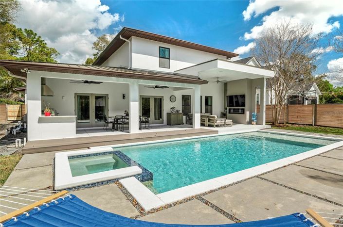 Image No.3-5 Bed House for sale