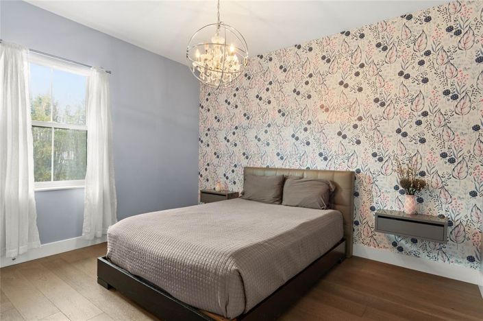 Image No.42-5 Bed House for sale