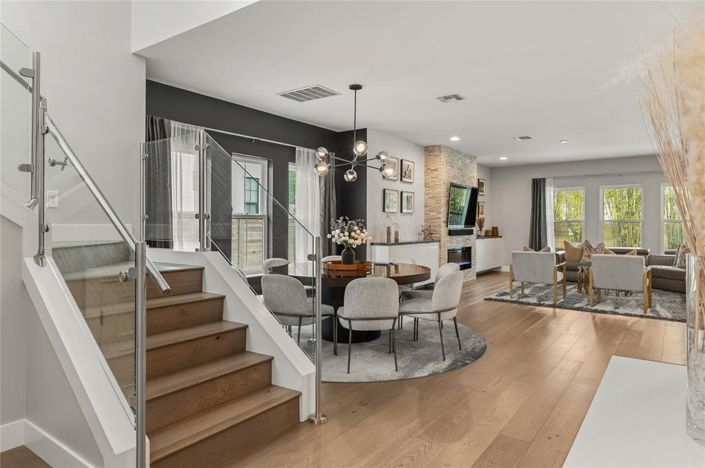 Image No.6-5 Bed House for sale