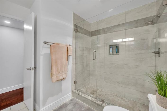 Image No.20-2 Bed Apartment for sale