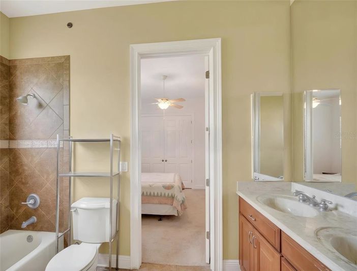 Image No.16-5 Bed House for sale