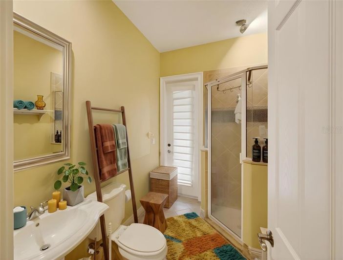 Image No.17-5 Bed House for sale