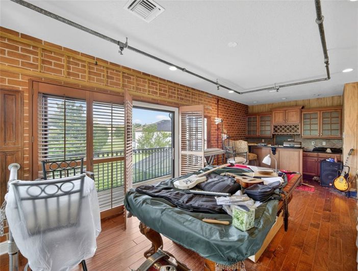 Image No.51-5 Bed House for sale