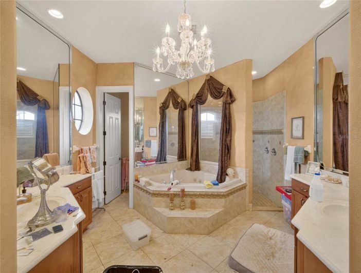 Image No.55-5 Bed House for sale
