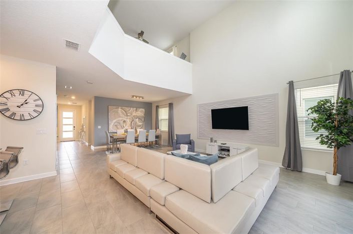 Image No.13-5 Bed House for sale