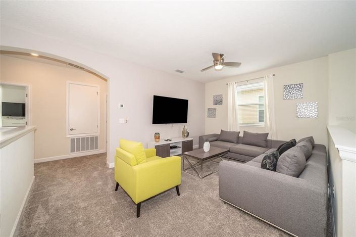 Image No.8-5 Bed House for sale