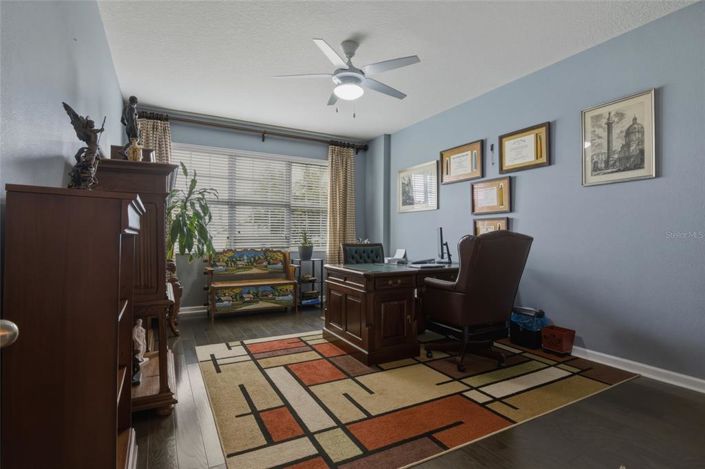 Image No.8-5 Bed House for sale