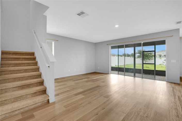 Image No.9-5 Bed House for sale