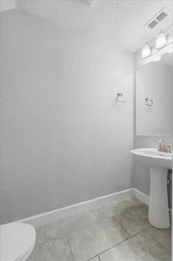 Image No.17-3 Bed Townhouse for sale
