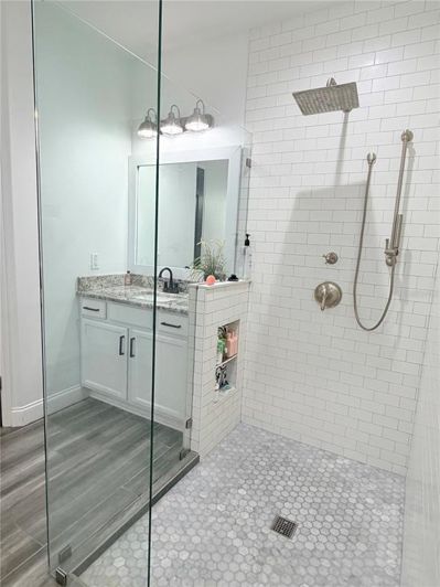 Image No.21-4 Bed House for sale