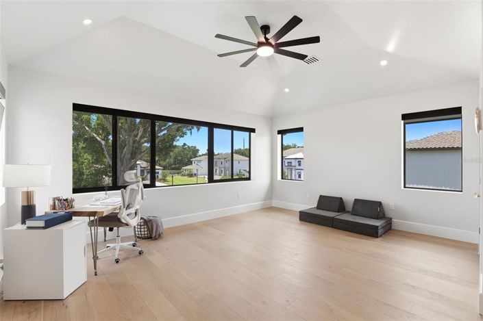 Image No.25-5 Bed House for sale