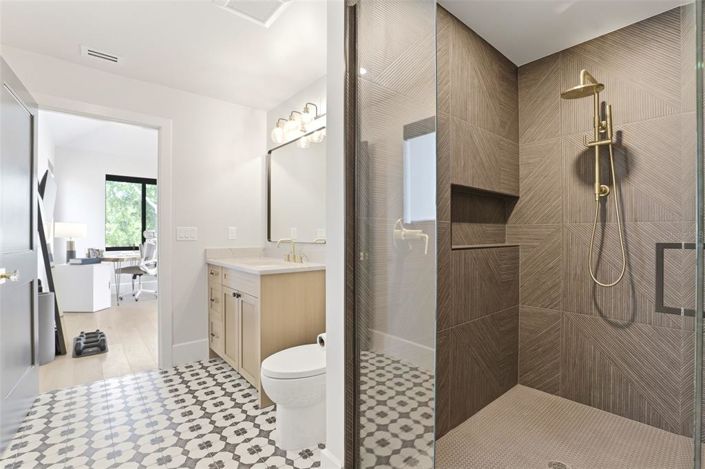 Image No.26-5 Bed House for sale