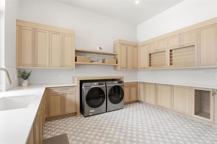 Image No.30-5 Bed House for sale