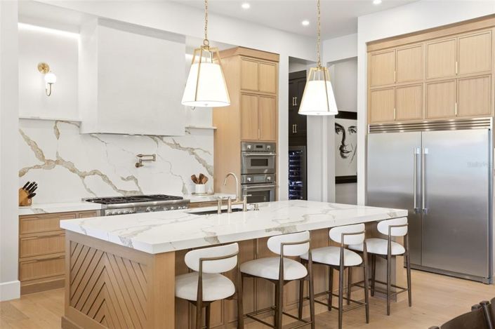 Image No.4-5 Bed House for sale