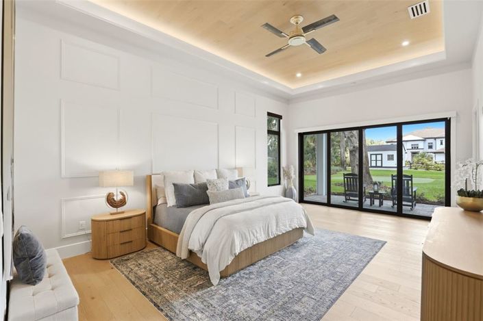Image No.9-5 Bed House for sale
