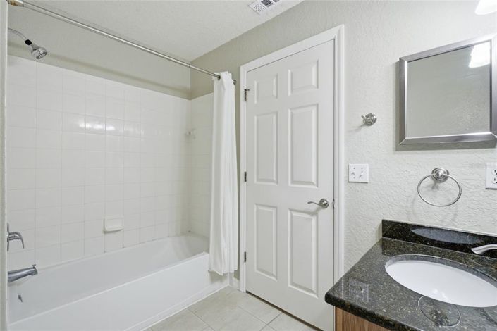 Image No.24-3 Bed Apartment for sale