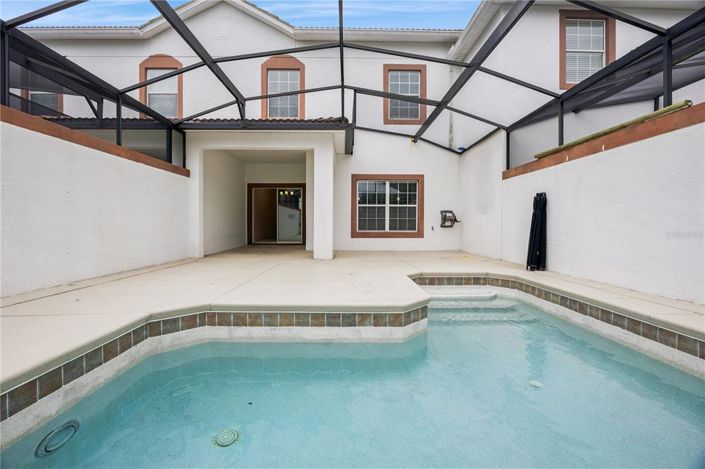 Image No.26-4 Bed Townhouse for sale