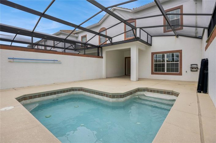 Image No.27-4 Bed Townhouse for sale
