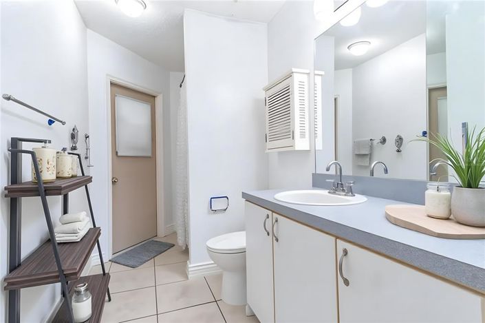 Image No.15-4 Bed House for sale