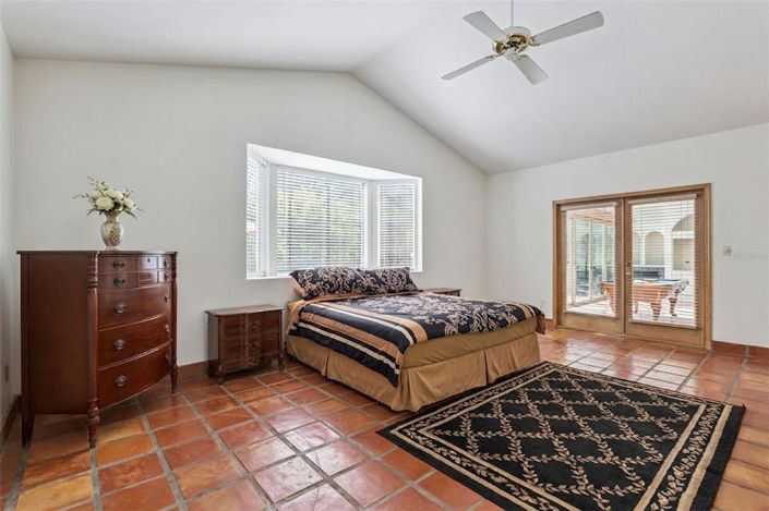 Image No.17-4 Bed House for sale