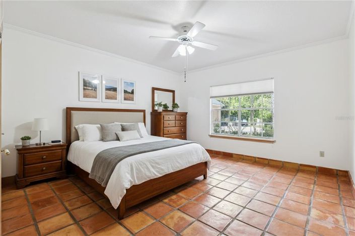 Image No.22-4 Bed House for sale