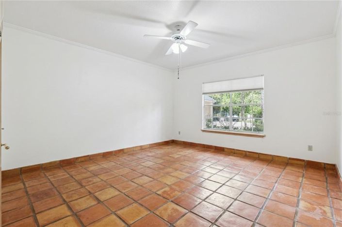 Image No.23-4 Bed House for sale
