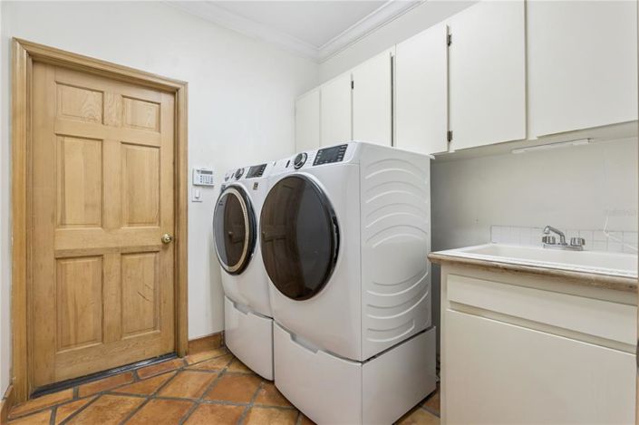 Image No.26-4 Bed House for sale
