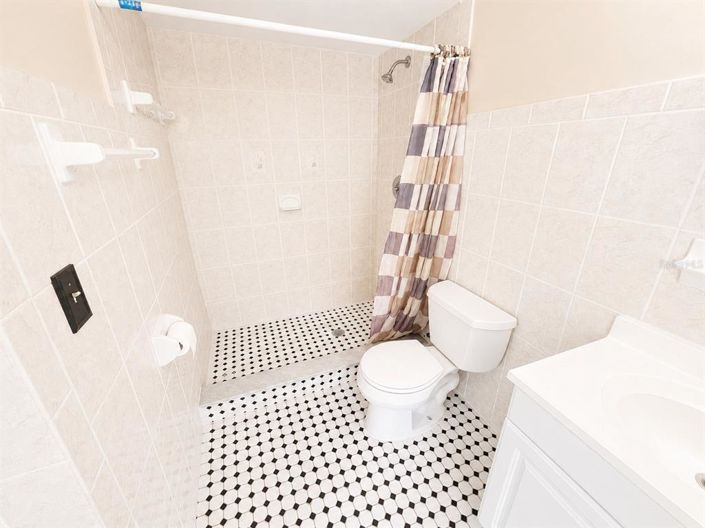 Image No.20-3 Bed House for sale