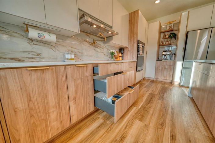Image No.20-5 Bed House for sale