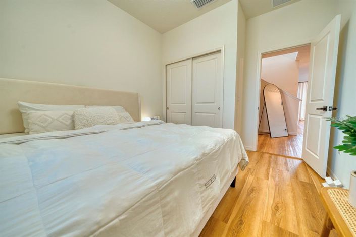Image No.36-5 Bed House for sale