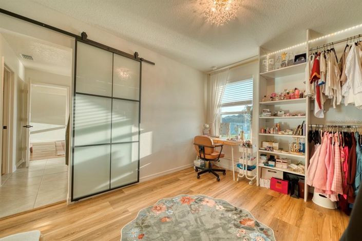 Image No.55-5 Bed House for sale