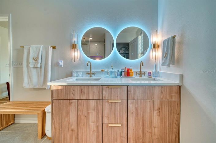 Image No.60-5 Bed House for sale