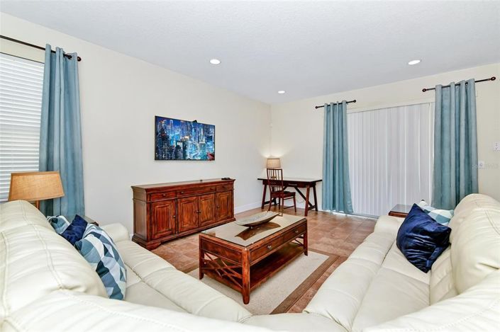 Image No.7-5 Bed House for sale